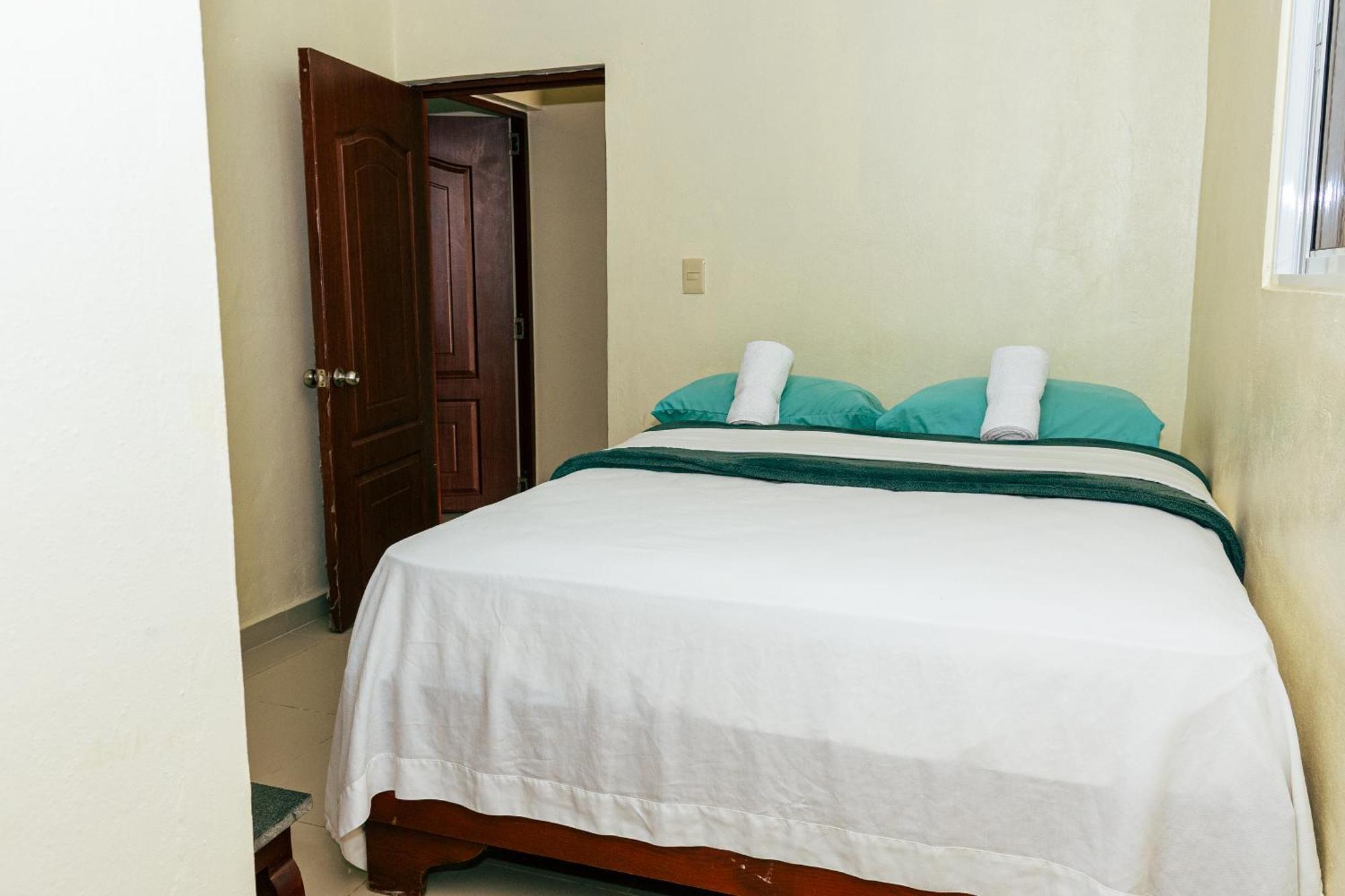 Bnb Tropical Island Aparthotel - Corales Del Sur - Santo Domingo Este Kültér fotó